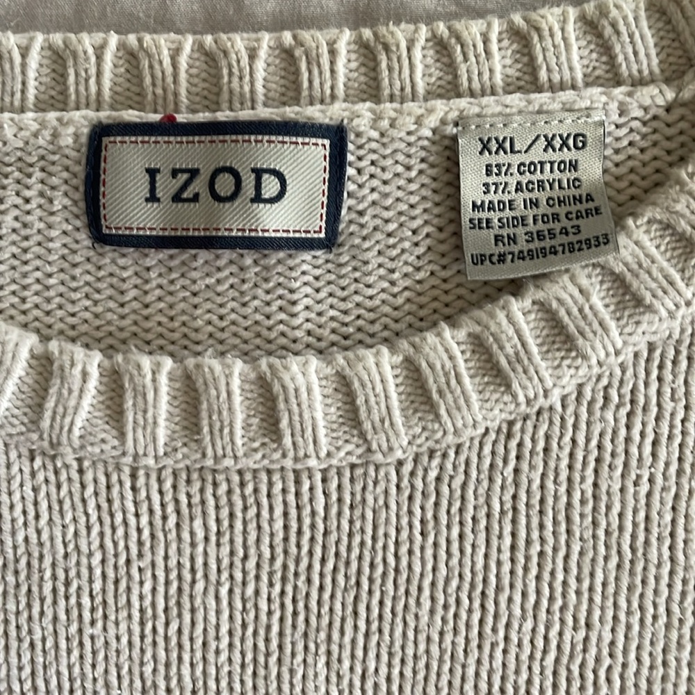 Men's White Izod sweater - Picture 2 of 3